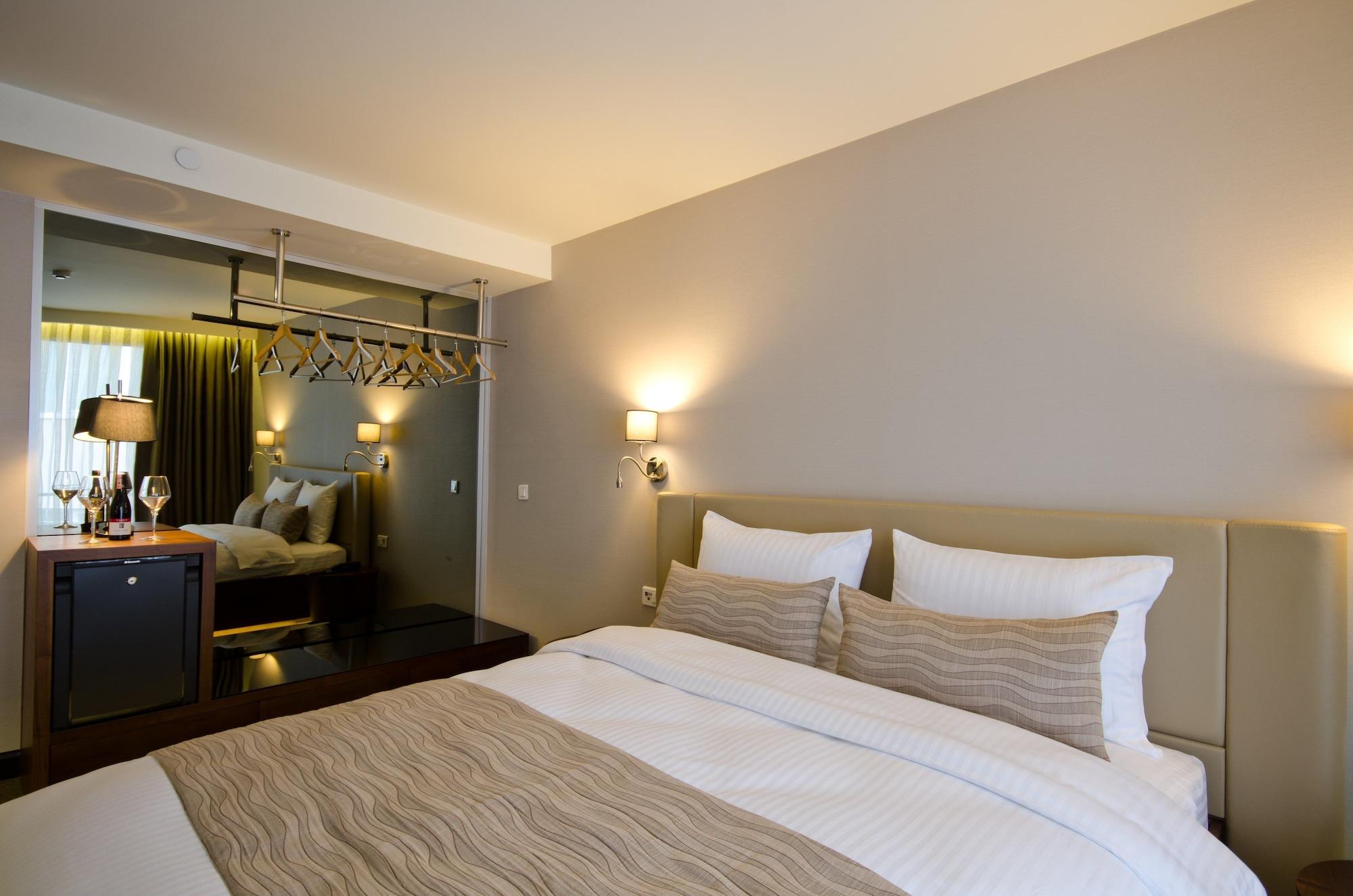 Inncity Hotel Nisantasi Istambul Exterior foto